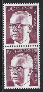 Germany Berlin 9N300B MNH PAIR R10-136-7