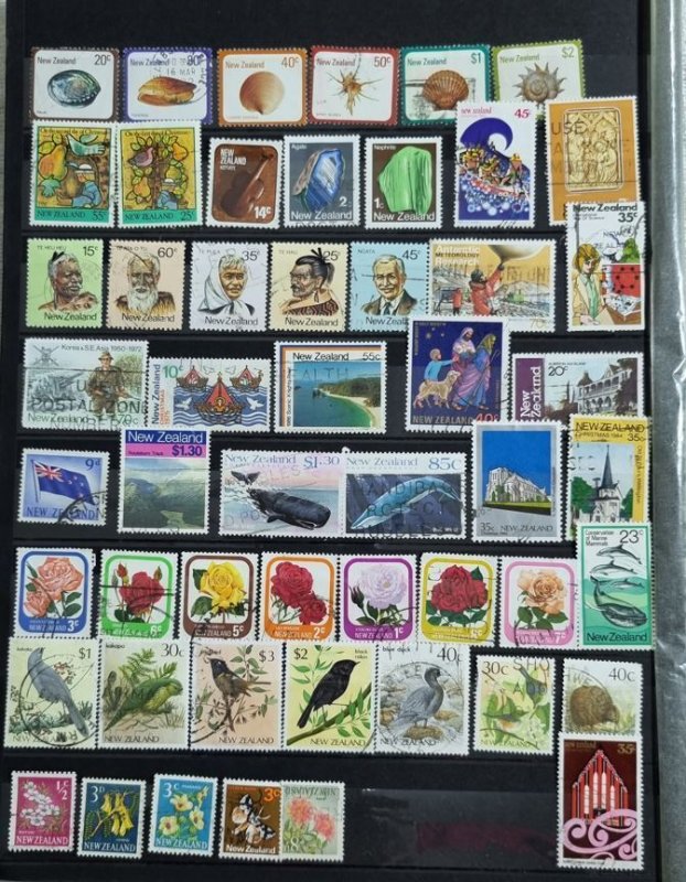 New Zealand stamps - Beautiful 100 Stamps all different