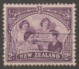 New Zealand, stamp, scott#250,  used, hinged,  2D,  violet, Family