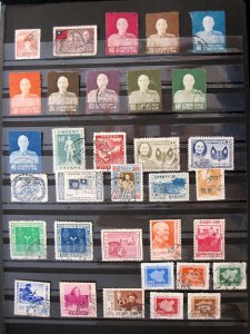 REPUBLIC OF CHINA - ASSORTMENT OF 115+ STAMPS - USED