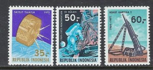 Indonesia 819-21 MLH 1972 Space Achievements (ap8391)