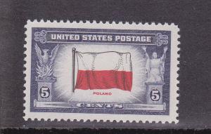 U.S. # 909, Poland, Mint Never Hinged