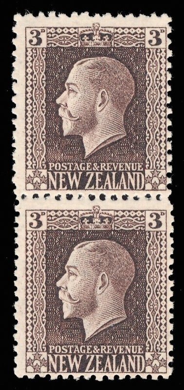 New Zealand 1915 KGV 3d chocolate Mixed Perfs vertical pair MNH. SG 420c.