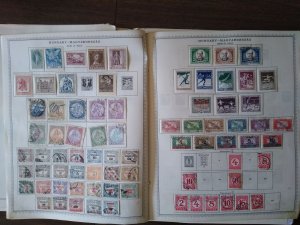 collection on pages Hungary 1920-38 ES: CV $241