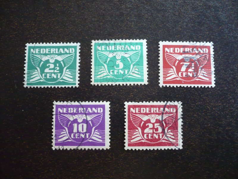 Stamps - Netherlands - Scott# 243a-243g,243n - Used Part Set of 5 Stamps