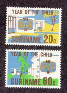 Suriname Scott #539-540 MH