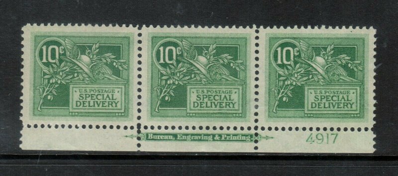 USA #E7 Very Fine - Extra Fine Never Hinged Plate Strip Of Three