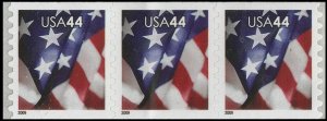 US 4394 Old Glory 44c coil strip 3 AVR MNH 2009