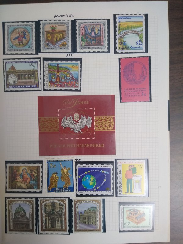 collection on pages Austria 1992-94 mostly complete mint most MNH DA: CV $102