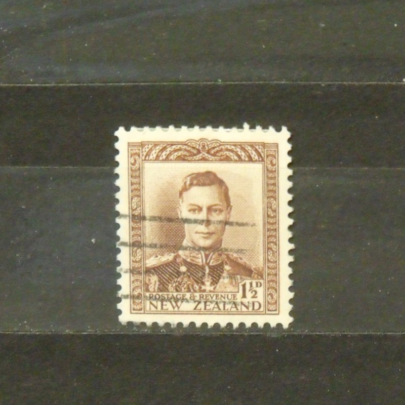 8297   New Zealand   Used # 228   King George VI      CV$ 3.25