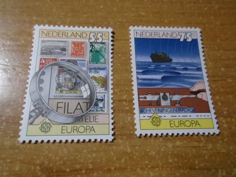 Netherlands  #  587-88  MNH