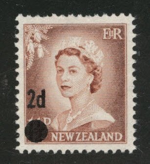 New Zealand Scott 319 MNH** 1958 redrawn QE2 surcharged