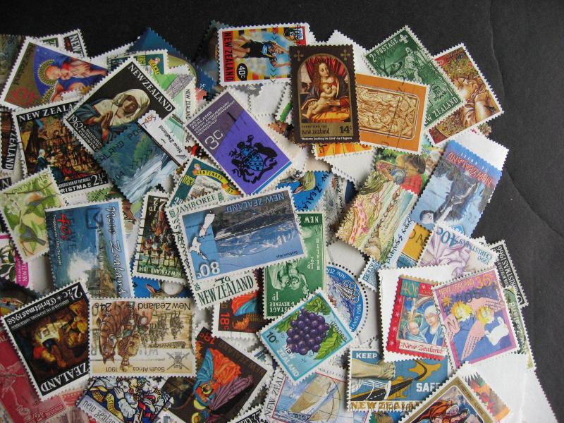 NEW ZEALAND excellent mixture (duplicates,mixed cond) 1000 laid out 76% commems