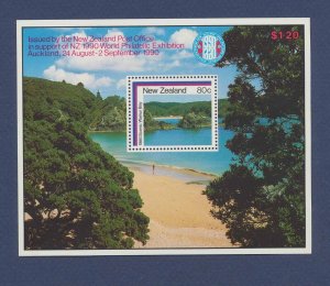 NEW ZEALAND - Scott 996a - MNH S/S - akaroa harbor - 1990