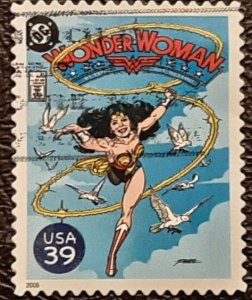 US Scott # 4084m; used 39c Wonder Woman cvr  from 2006; VF centering; off paper