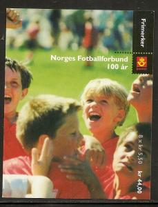 Norway 1331 2002 Soccer booklet MNH