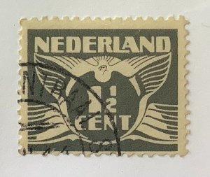 Netherlands 1935 Scott 167 used - 1.½c, Flying Dove, Numeral