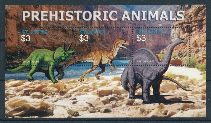 [107102] St. Kitts 2005 Prehistoric animals dinosaurs Triceratops Sheet MNH