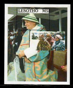 Lesotho 1990 - Pope Traditional Blankets - Souvenir Stamp Sheet Scott #782 - MNH