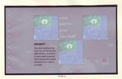 Guernsey Sc 748a 2001 Post Ltd stamp bklt pane