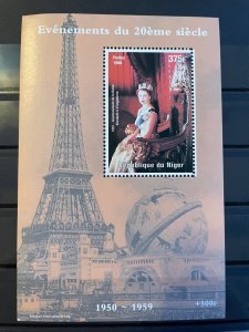 Niger 1998 : Coronation Queen Elizabeth II in 1953 - MNH S/S VF