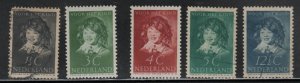 Netherlands Scott B98-B102 mixed mint and used  stamp set