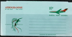 PAPUA NEW GUINEA QEII 1972 10c GREEN & ORANGE AEROGRAMME IN GOOD CONDITION