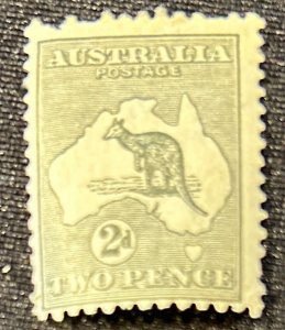 AUSTRALIS Sc.38,  Wmk 10, 1915.  Unused, OG, F-VF,  H.  Cv.  $90