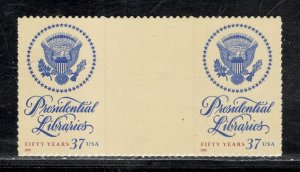 UNITED STATES SC# 3930 VERT. GUTTER PAIR VF/NH