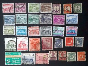 PAKISTAN  Lot of 33 old stamps   USED