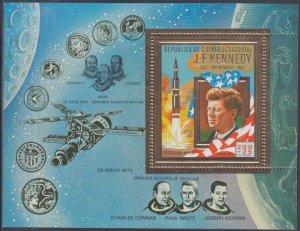 EQUATORIAL GUINEA Sc # 73120 MNH S/S GOLD EMBOSSED, PRES KENNEDY & MOON PROGRAM