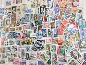 AUSTRIA - 500 STAMPS, ALL DIFFERENT - MINT/NH