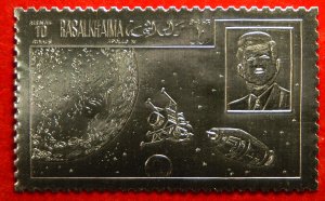 Ras-Al-Khaima Apollo XI July 1969 GOLD FOIL Perforated Air Mail Stamp with JFK