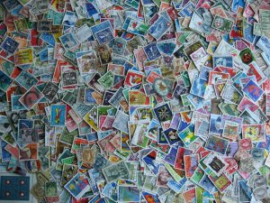 Switzerland collection of 1025 different U (mixed cond) $20-$50+ CV stamps here!