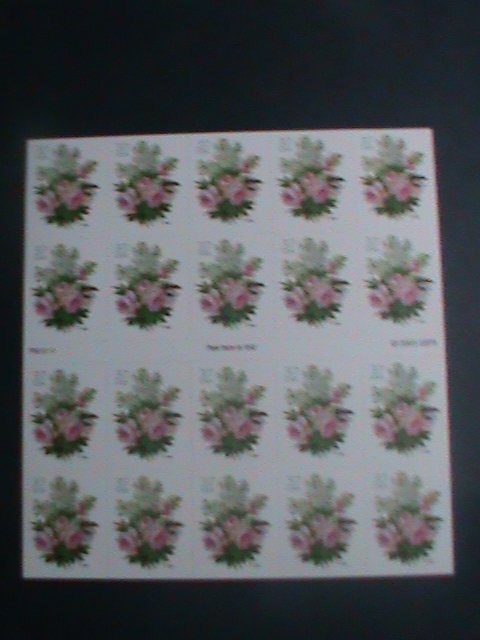 ​UNITED STATES-2004-SC#3836a -LOVELY WHITE-LILACS-& PINK ROSES MNH BOOKLET VF