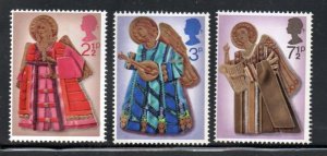 Great Britain Sc 680-682 1972 Christmas stamp set mint NH