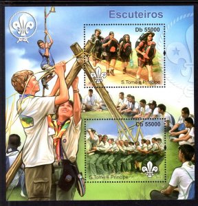 Sao Tome and Principe 2417 Boy Scouts Souvenir Sheet MNH VF