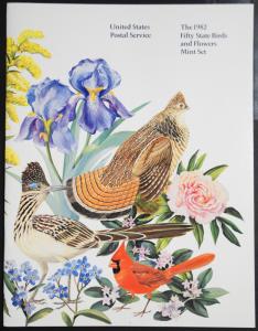 1982 USPS 50 State Birds and Flowers Mint Set Booklet with Stamps and Mounts