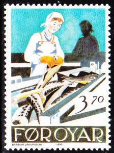 Faroe Islands 1990 MNH Sc #202 3.70k Cleaning and sorting fish Modern Fish Fa...