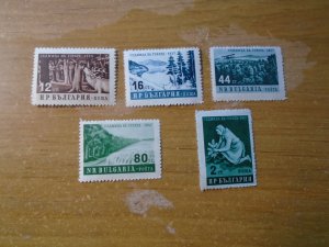 Bulgaria  #  977-81  MNH