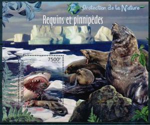 BURUNDI 2012 SHEET bur12404b MARINE LIFE SHARKS PINNIPEDS