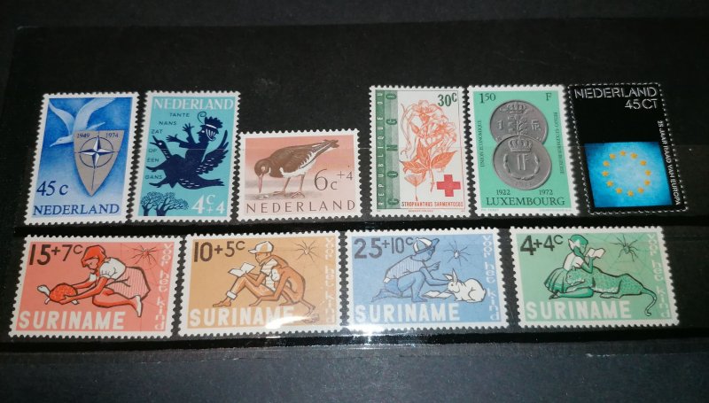 Large world lot stamps, blocks,minisheets mostly MNH see photos