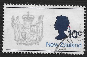 New Zealand #449 10c New Zealand Coat of Arms & Queen Elizabeth II