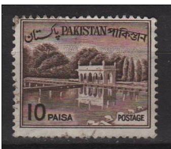 Pakistan 1961 Scott 134 used - 10p, Shalimar Gardens, Lahor