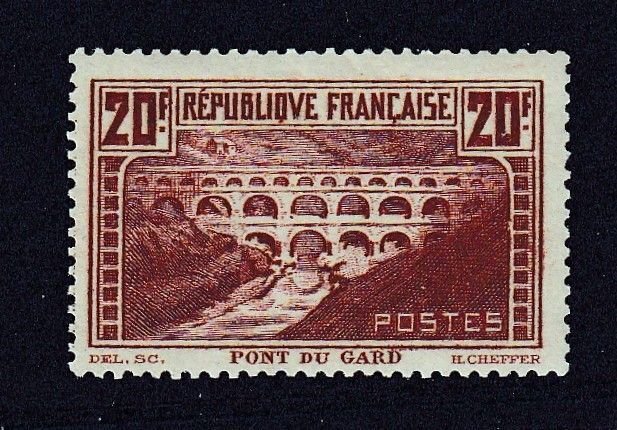 France 1931 -   Pont du Gard, 20fr org.brn  Type III - M-XF-LH   # 254A