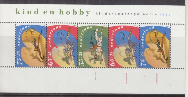 NETHERLANDS, 1990 Child Welfare set of 3 & souvenir Sheet, mnh.