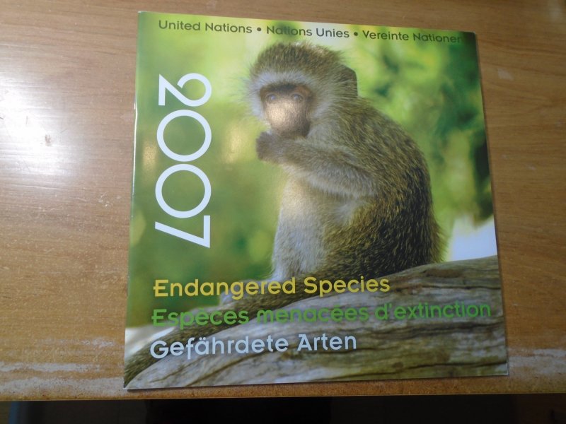 United Nations  New York / Geneva / Vienna /  Endangered Species  2007 Folder