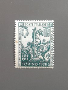 Italy 207 F MLH - Scott $ 32.50