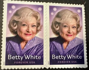 US # 5976 Betty White pair forever 2025 Mint NH
