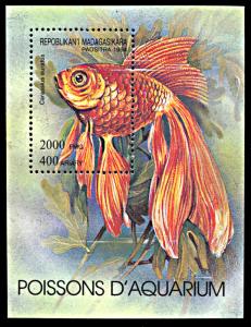 Madagascar 1199, MNH, Goldfish souvenir sheet